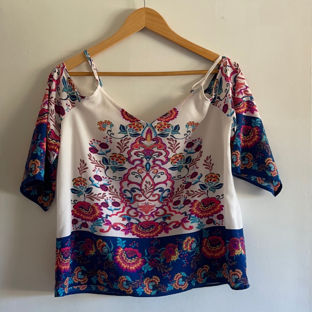 Cold shoulder flowered top by blu pepper
